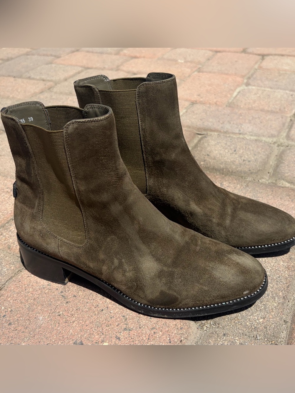 Isabel Licardi Suede Chelsea Ankle Boots in Olive